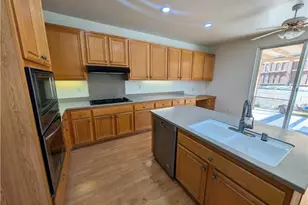 29562 Troon Ct, Murrieta, CA 92563 - Photo 8