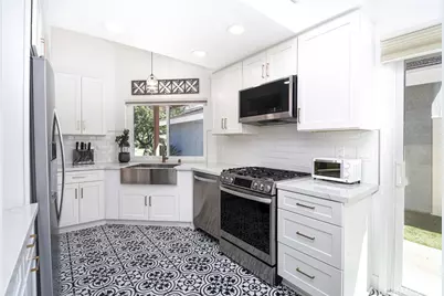31569 Corte Salinas, Temecula, CA 92592 - Photo 4
