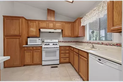 1300 W Menlo Avenue #198, Hemet, CA 92543 - Photo 12