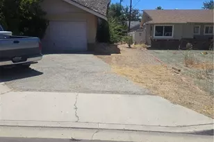 40875 Lois Ct, Hemet, CA 92544 - Photo 2