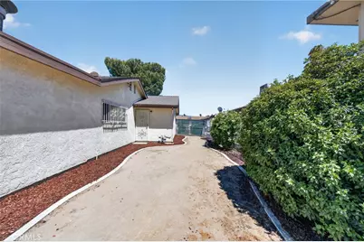 605 Los Tilos, Hemet, CA 92543 - Photo 38