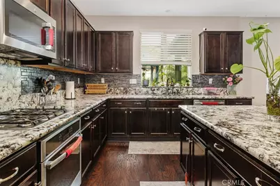30532 Hollybrooke Lane, Murrieta, CA 92563 - Photo 12
