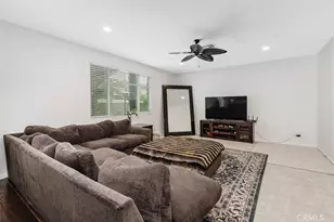 30532 Hollybrooke Ln, Murrieta, CA 92563 - Photo 6