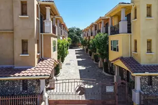 10121 W Amber Ct, Tujunga, CA 91042 - Photo 2