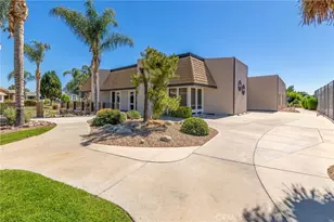 1298 Bishop, Hemet, CA 92545 - Photo 28