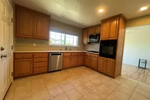 3930 Hillview Rd, Santa Maria, CA 93455 - Photo 4