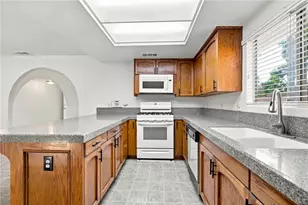 402 S Harvard St, Hemet, CA 92543 - Photo 14