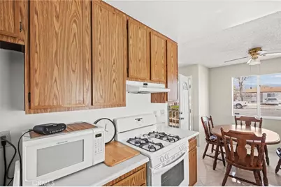 579 Corona, Hemet, CA 92545 - Photo 14