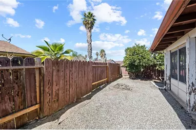 579 Corona, Hemet, CA 92545 - Photo 30