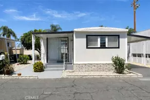 880 Lake St, Hemet, CA 92544 - Photo 1