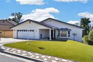 30785 Golden Gate Dr, Canyon Lake, CA 92587 - Photo 4