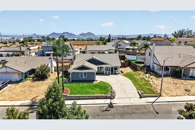 20096 Fallen Leaf Drive, Perris, CA 92570 - Photo 4