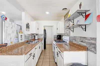 26316 Investors Pl, Hemet, CA 92544 - Photo 6
