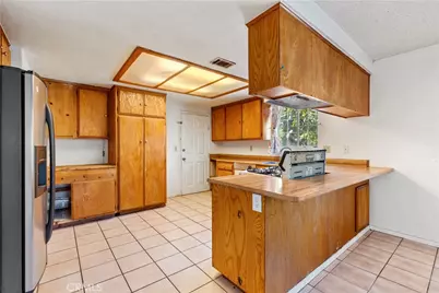 523 W Locust Street, Ontario, CA 91762 - Photo 20