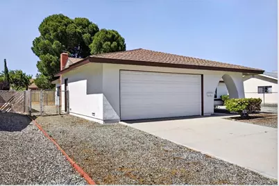 26170 Lancaster, Sun City, CA 92586 - Photo 2