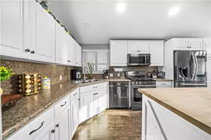 200 S Emerald Dr, Vista, CA 92081 - Photo 16
