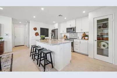 16119 Lumia Way, Fontana, CA 92336 - Photo 8