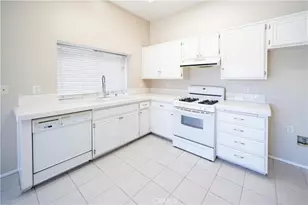 28775 Bridge Water Ln, Menifee, CA 92584 - Photo 4