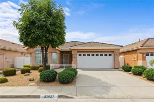 27927 Blaze Ln, Sun City, CA 92585 - Photo 2