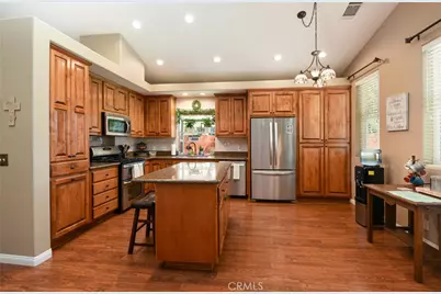 32720 Royal Oak Ln, Lake Elsinore, CA 92530 - Photo 6