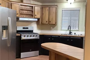 1300 W Menlo Ave, Hemet, CA 92543 - Photo 6