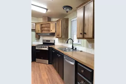 1300 W Menlo Avenue #200, Hemet, CA 92543 - Photo 8