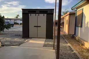 1300 W Menlo Ave, Hemet, CA 92543 - Photo 38