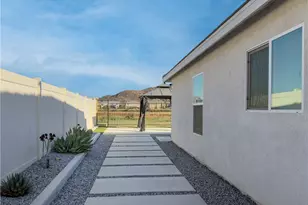 32285 Wild West Ct, Winchester, CA 92596 - Photo 2
