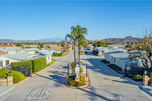 27250 Murrieta, Menifee, CA 92586 - Photo 32
