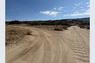 44530 Lewis Valley, Hemet, CA 92544 - Photo 2