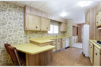 725 W Thornton, Hemet, CA 92543 - Photo 12