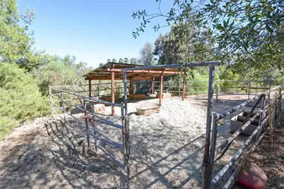 6051 Rainbow Heights, Fallbrook, CA 92028 - Photo 10