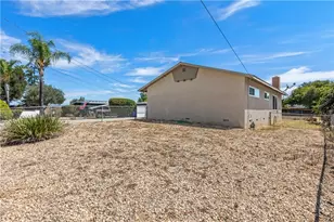 127 Brandenburg Ln, Fallbrook, CA 92028 - Photo 32