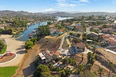 22032 W San Joaquin Drive, Canyon Lake, CA 92587 - Photo 4