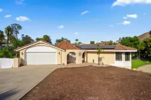 22032 W San Joaquin Dr, Canyon Lake, CA 92587 - Photo 2