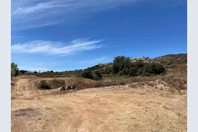 21903 Los Robles, Murrieta, CA 92562 - Photo 6
