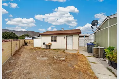 209 Flora Vista Street, San Jacinto, CA 92582 - Photo 12