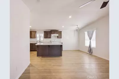 1097 N State St. #26, Hemet, CA 92543 - Photo 8