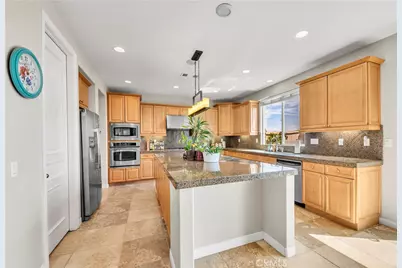 19 Plaza Lucerna, Lake Elsinore, CA 92532 - Photo 8