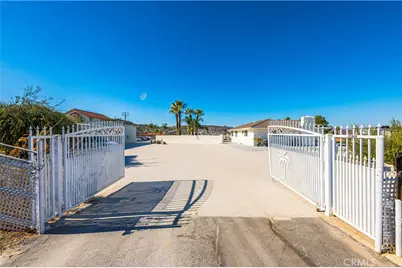 22475 Loch Lomond Drive, Canyon Lake, CA 92587 - Photo 2