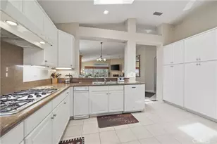 24172 Calle Artino, Murrieta, CA 92562 - Photo 12