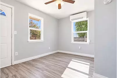 464 W 34th Street, San Bernardino, CA 92405 - Photo 2