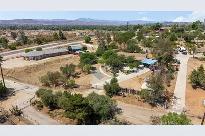 18455 Pequena Entrada, Perris, CA 92570 - Photo 12