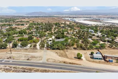 18455 Pequena Entrada, Perris, CA 92570 - Photo 10