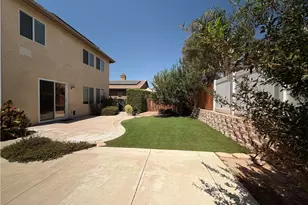 35636 Loggins Ct, Winchester, CA 92596 - Photo 2