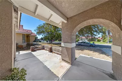 560 Boston Street, Hemet, CA 92545 - Photo 2