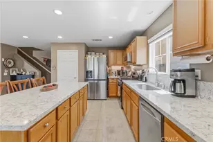 45015 Bronze Star, Lake Elsinore, CA 92532 - Photo 4