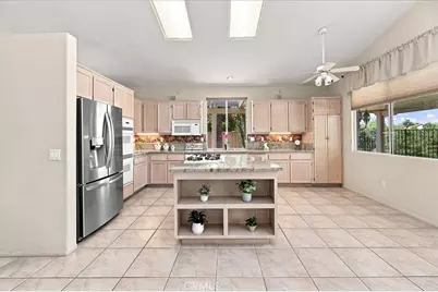 40465 Via Camposeco, Murrieta, CA 92562 - Photo 16