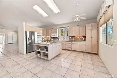 40465 Via Camposeco, Murrieta, CA 92562 - Photo 14