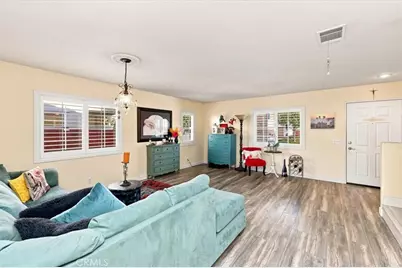 42145 Delmonte, Temecula, CA 92591 - Photo 6